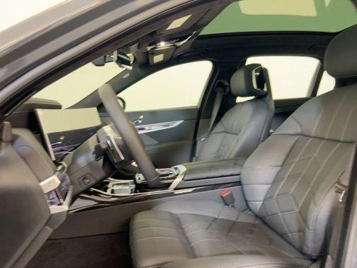 2026 BMW 740 i