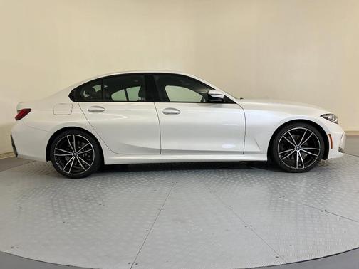 2024 BMW 330 i