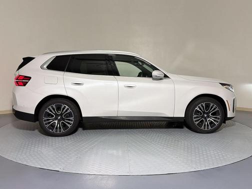Mineral White Metallic 2026 BMW X3 30 xDrive