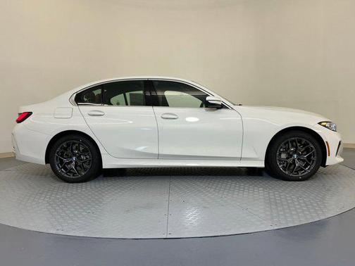 2025 BMW 330 i xDrive