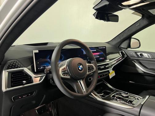 2026 BMW X7 M60i