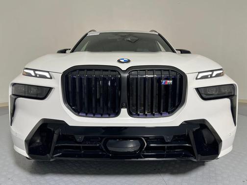 2026 BMW X7 M60i