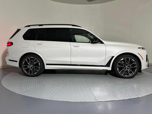 2026 BMW X7 M60i