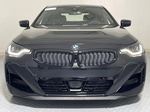 2025 BMW 230 i xDrive