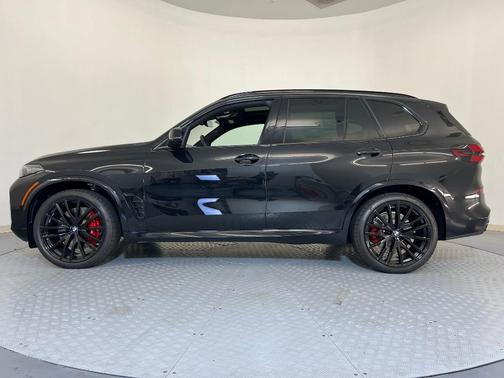 Black Sapphire Metallic 2026 BMW X5 M60i