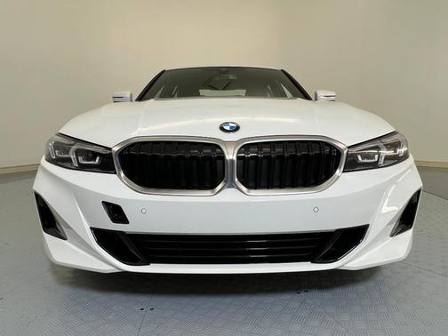2025 BMW 330 i xDrive
