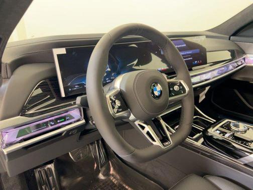 2026 BMW 740 i