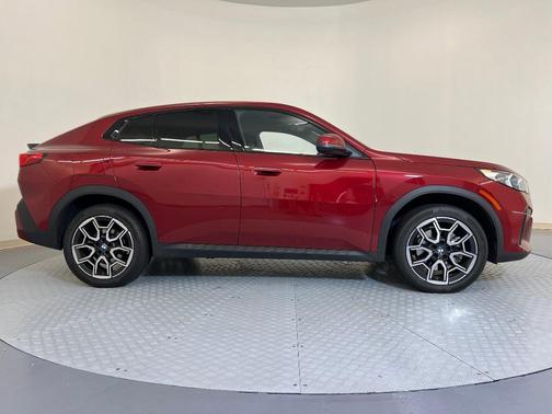 2025 BMW X2 xDrive28i