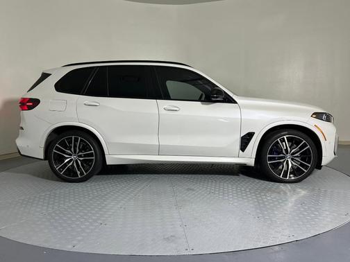 2024 BMW X5 M60i