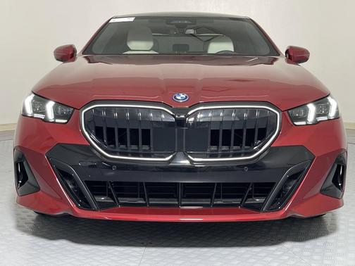 2026 BMW 550e xDrive
