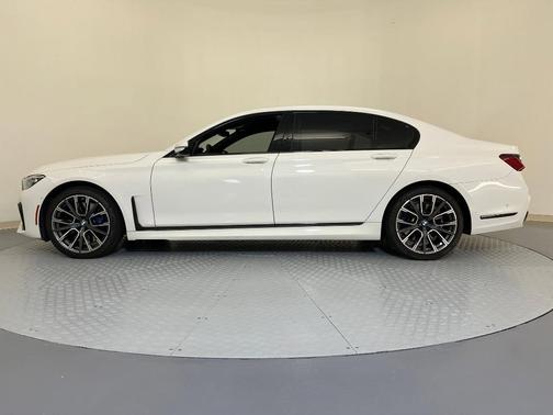 2022 BMW 750 i xDrive