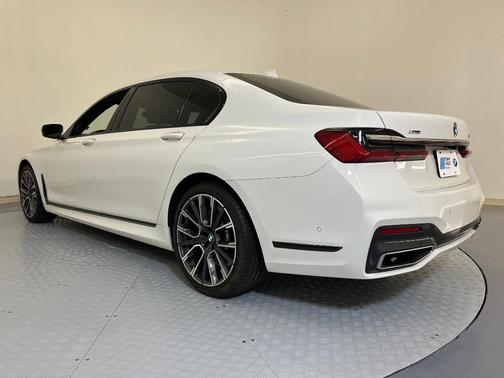 2022 BMW 750 i xDrive