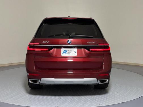 Aventurin Red Metallic 2026 BMW X7 xDrive40i