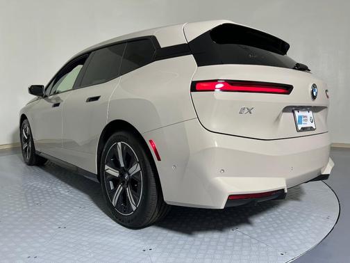 2026 BMW iX xDrive45