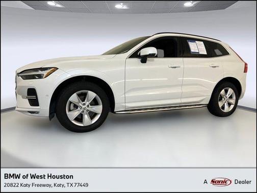 2022 Volvo XC60 B5 Momentum