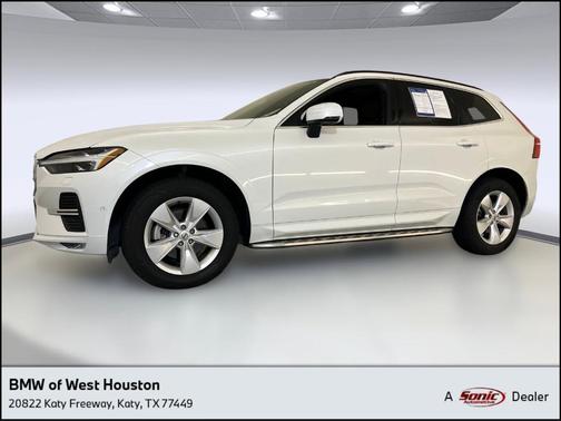 2022 Volvo XC60 B5 Momentum