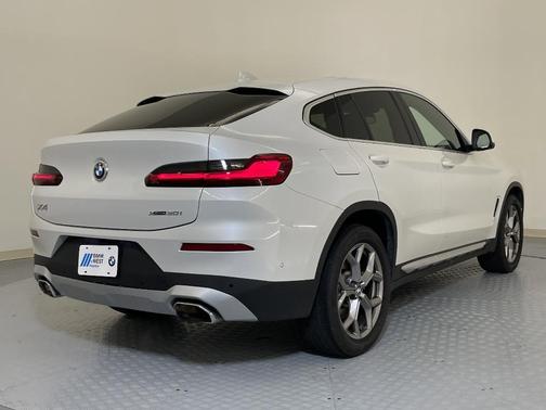2024 BMW X4 xDrive30i