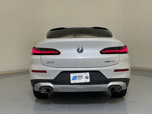 2024 BMW X4 xDrive30i