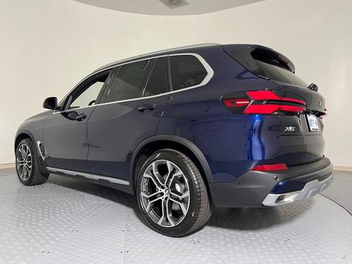 Tanzanite Blue II Metallic 2026 BMW X5 sDrive40i