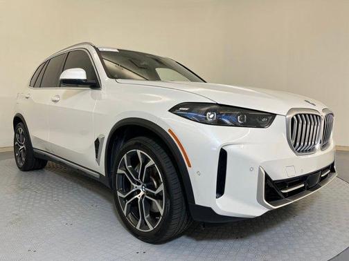 Mineral White Metallic 2025 BMW X5 PHEV xDrive50e