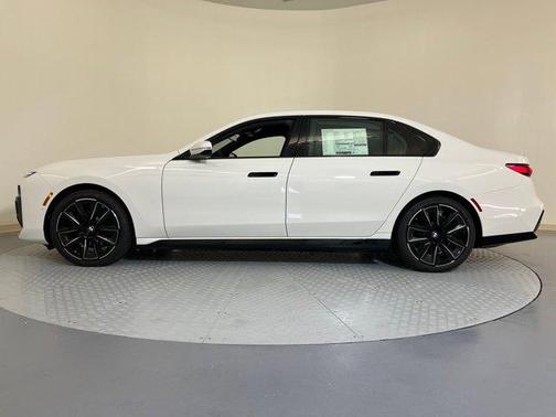 Alpine White 2026 BMW i7 EDrive50