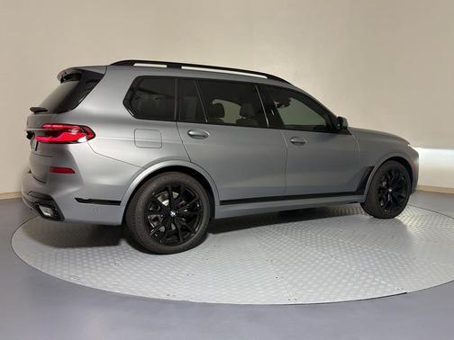 Pure 2027 BMW X7 xDrive40i