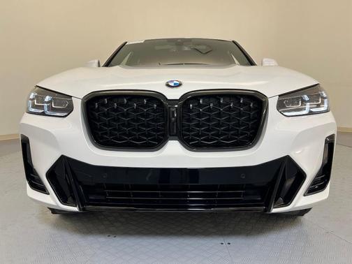2025 BMW X4 xDrive30i