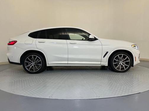 2021 BMW X4 xDrive30i