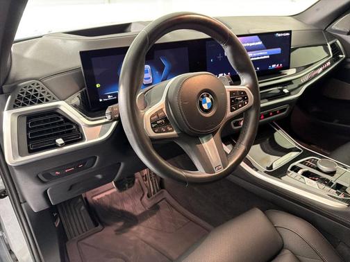 Gray Metallic 2025 BMW X5 sDrive40i