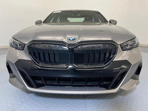 Gray Metallic 2026 BMW 530 i xDrive