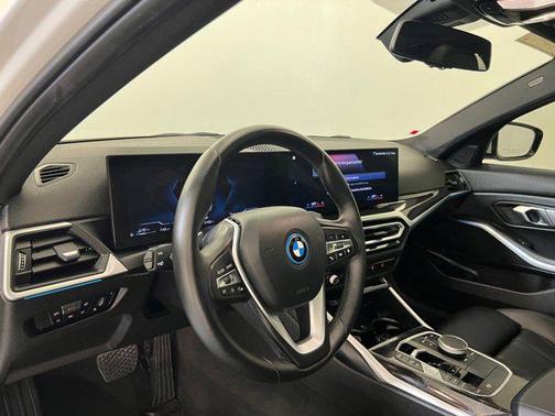 2023 BMW 330e 330e