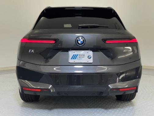 2025 BMW iX xDrive50