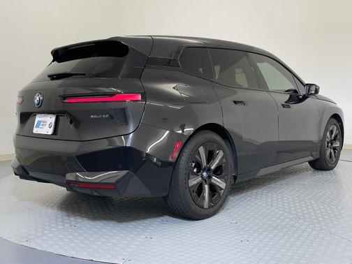 2025 BMW iX xDrive50