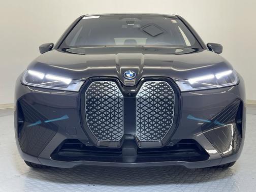 2025 BMW iX xDrive50