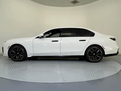 2023 BMW 760 760i xDrive