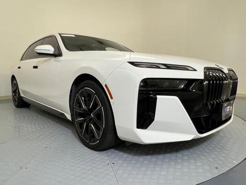 2023 BMW 760 760i xDrive