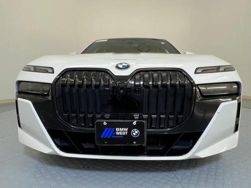 2023 BMW 760 760i xDrive