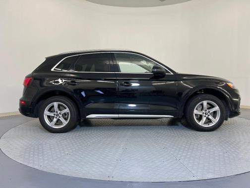 2022 Audi Q5 40 Premium