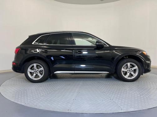 2022 Audi Q5 40 Premium