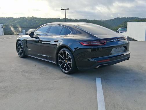 2020 Porsche Panamera RWD