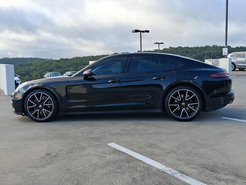 2020 Porsche Panamera RWD