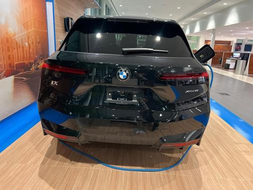2026 BMW iX xDrive45