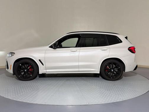 Mineral White Metallic 2023 BMW X3 M40i