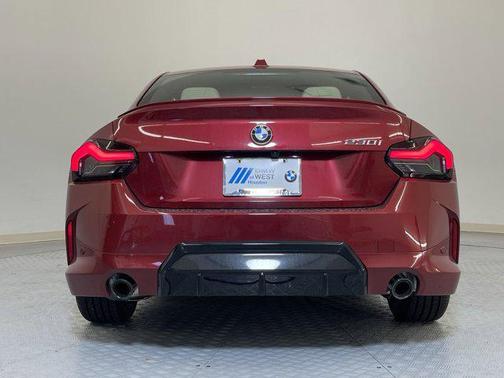 2025 BMW 230 i