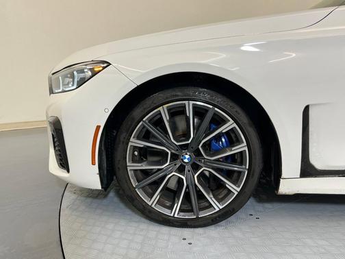 2022 BMW 750 i xDrive