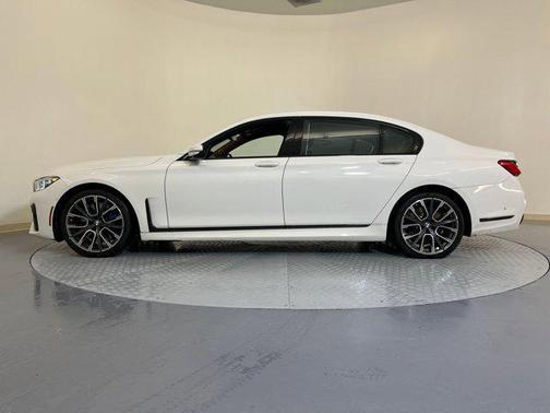 2022 BMW 750 i xDrive