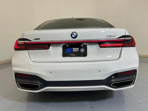 2022 BMW 750 i xDrive