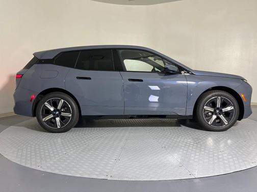 2026 BMW iX xDrive45