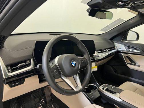 2025 BMW X2 xDrive28i