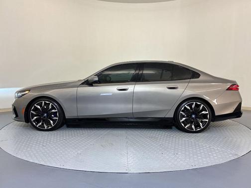 Gray Metallic 2024 BMW i5 eDrive40